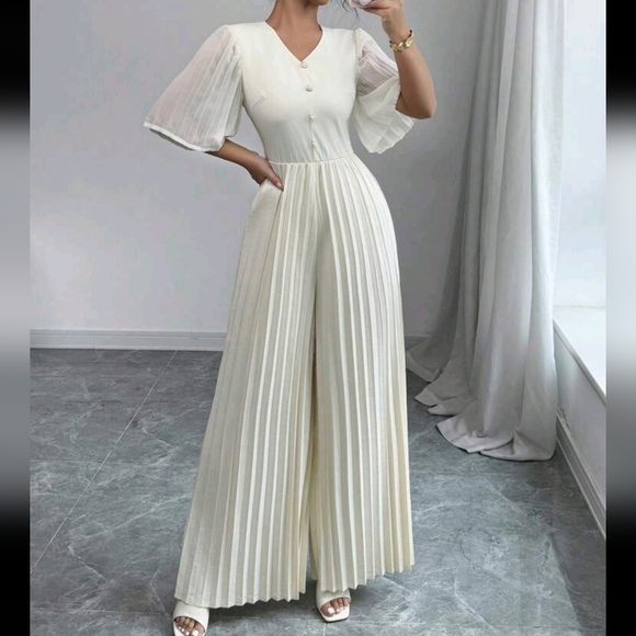 V-Neck Button Pleated Women Elegant Jumpsuit - Picture 3 of 4